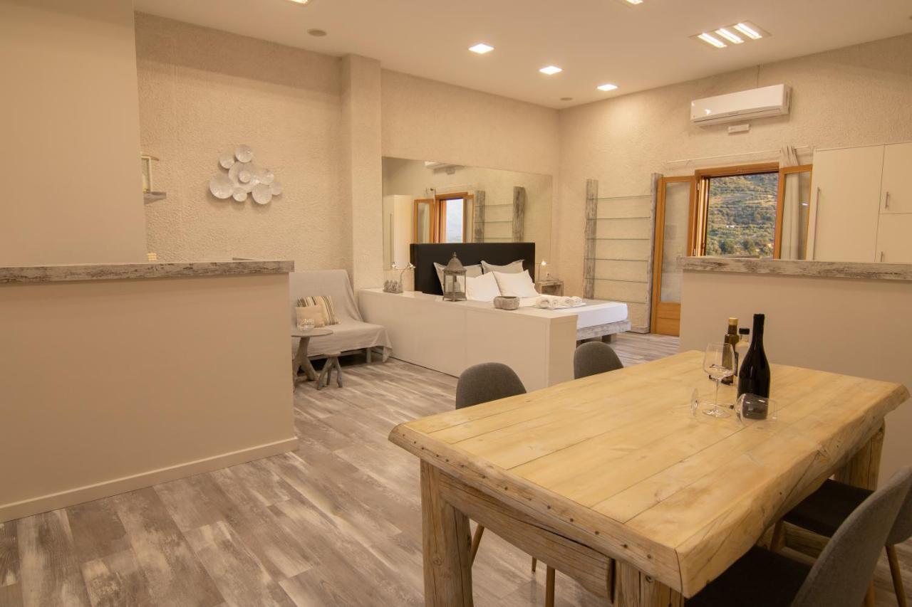 The Mountain House - Authentic Cretan Hideaway - Breathtaking And Nature Views Tourloti Ngoại thất bức ảnh
